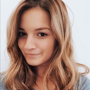 Meet your Posher, Hayley